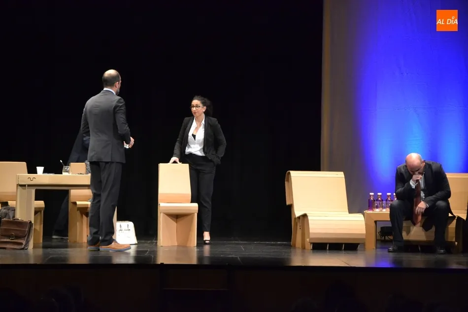 Foto 7 - La lucha laboral de &lsquo;El M&eacute;todo Gr&ouml;nholm&rsquo; pone punto y aparte al oto&ntilde;o teatral  