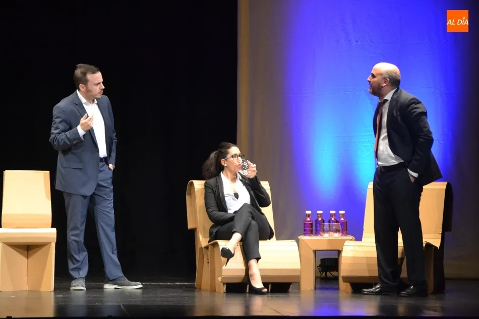 Foto 5 - La lucha laboral de &lsquo;El M&eacute;todo Gr&ouml;nholm&rsquo; pone punto y aparte al oto&ntilde;o teatral  
