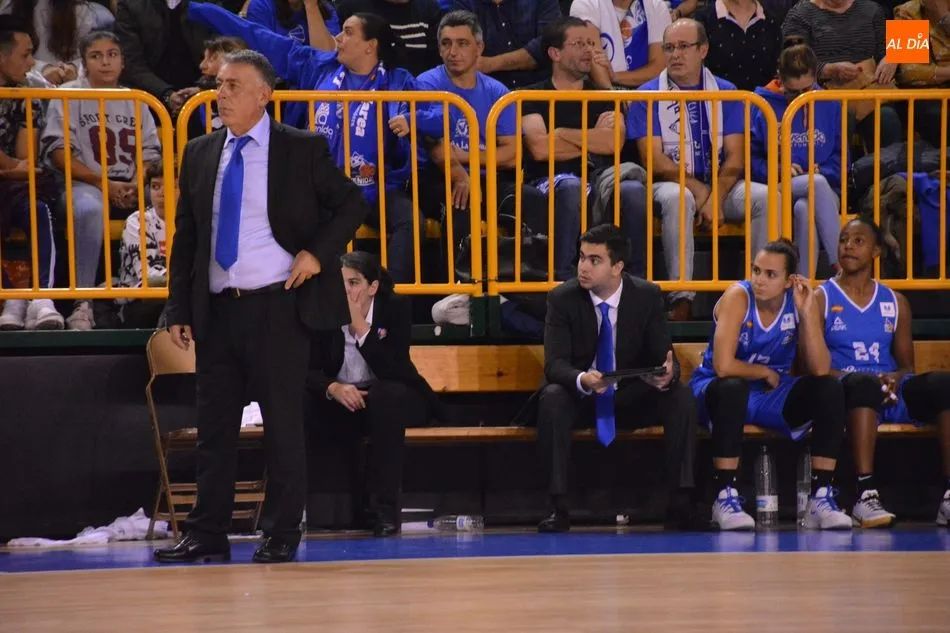 Foto 11 - Ni la ley Hayes puede evitar el descalabro del Perfumer&iacute;as Avenida contra el Uni Girona (55-68)