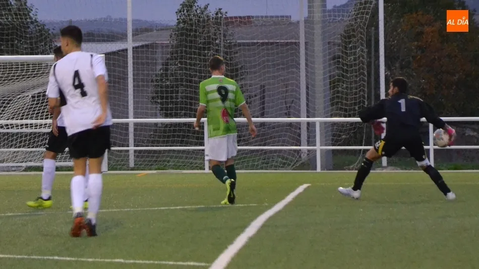 Foto 7 - El filial del Ciudad Rodrigo empieza a carburar y a marcar pero cae ante el Guijuelo B  