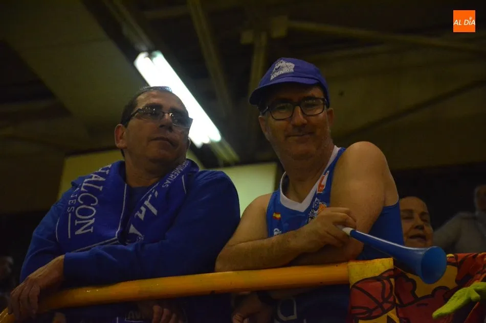 Foto 2 - El &lsquo;Infierno Azul&rsquo;&nbsp;no defrauda en su cita con el &lsquo;partidazo&rsquo;  