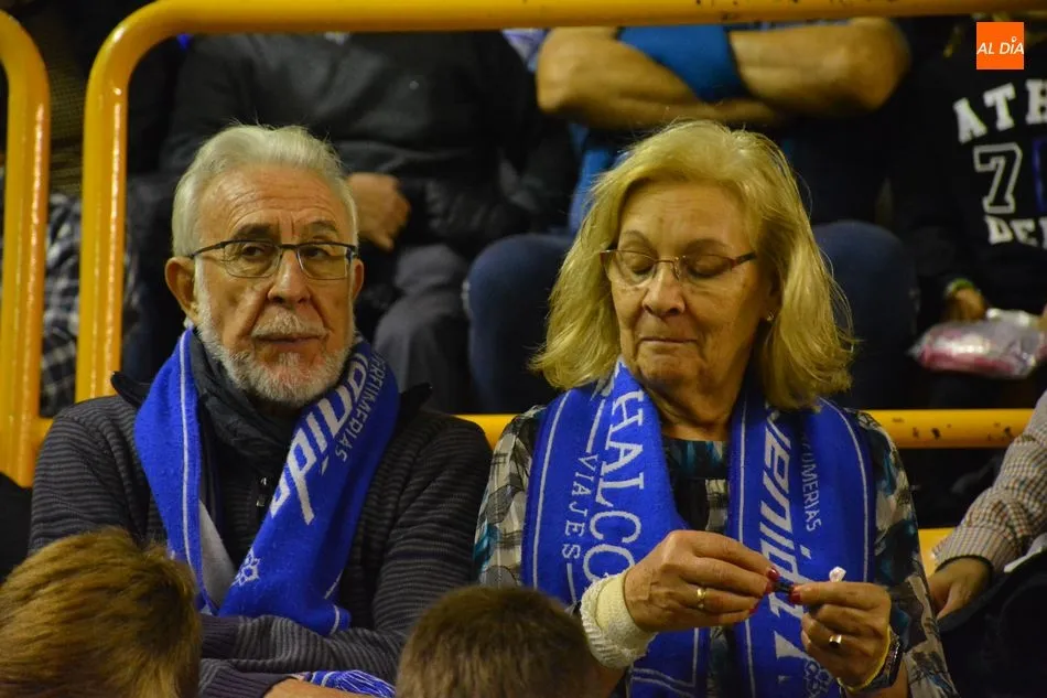 Foto 6 - El &lsquo;Infierno Azul&rsquo;&nbsp;no defrauda en su cita con el &lsquo;partidazo&rsquo;  