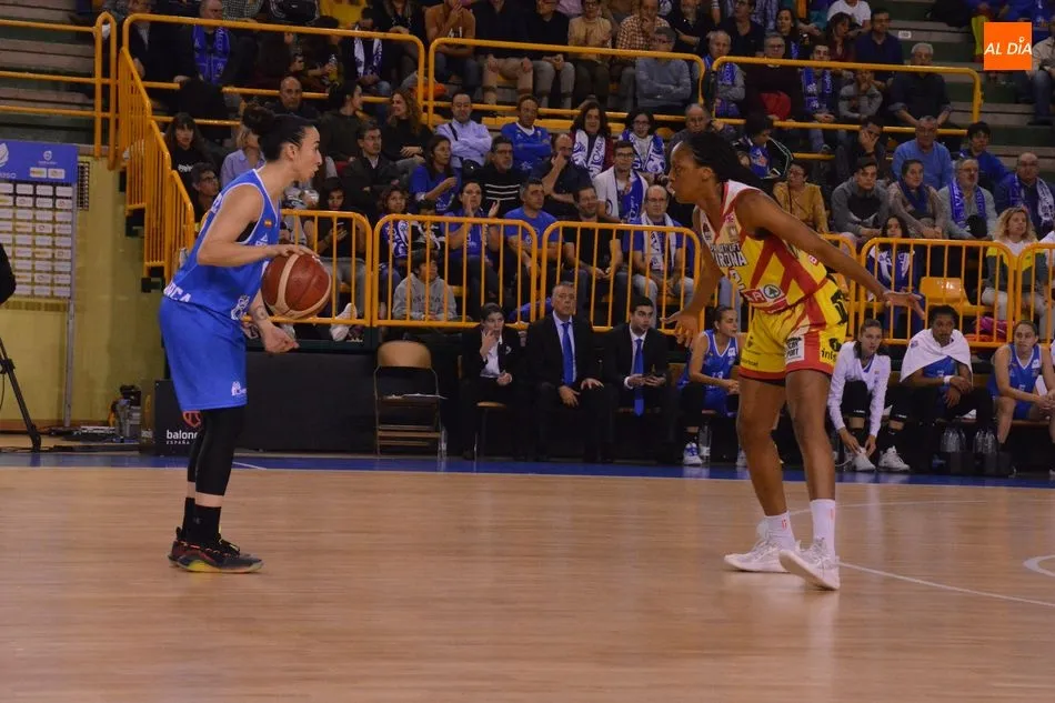 Foto 6 - Ni la ley Hayes puede evitar el descalabro del Perfumer&iacute;as Avenida contra el Uni Girona (55-68)