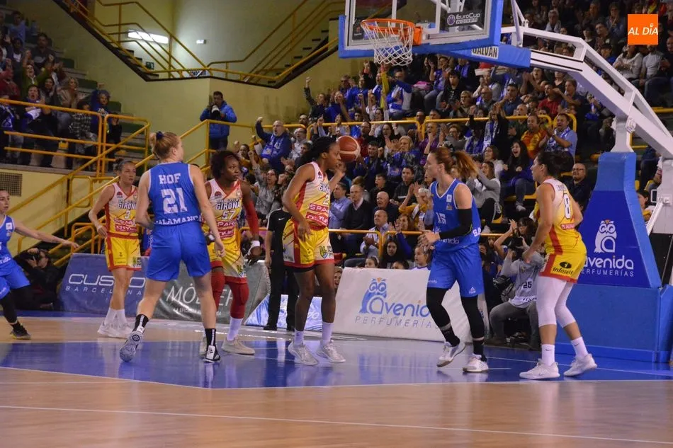Foto 3 - Ni la ley Hayes puede evitar el descalabro del Perfumer&iacute;as Avenida contra el Uni Girona (55-68)