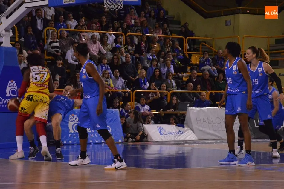 Foto 2 - Ni la ley Hayes puede evitar el descalabro del Perfumer&iacute;as Avenida contra el Uni Girona (55-68)
