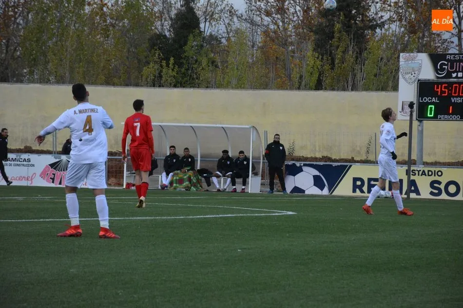 Foto 4 - El Hergar se hace con el derbi charro ante el Ribert (1-3)