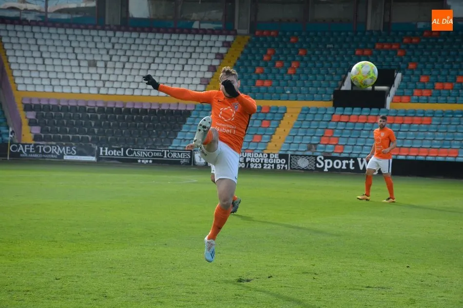 Foto 9 - El Salamanca UDS &lsquo;B&rsquo; pelea como un jabato para puntuar ante el Burgos Promesas (0-0)