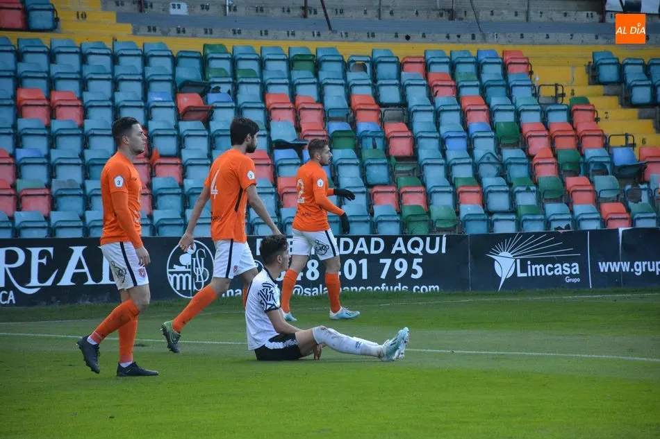 Foto 5 - El Salamanca UDS &lsquo;B&rsquo; pelea como un jabato para puntuar ante el Burgos Promesas (0-0)