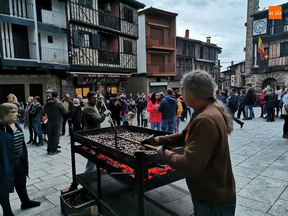 Foto 11 - Sotoserrano festeja la llegada del oto&ntilde;o con la tradicional calbochada