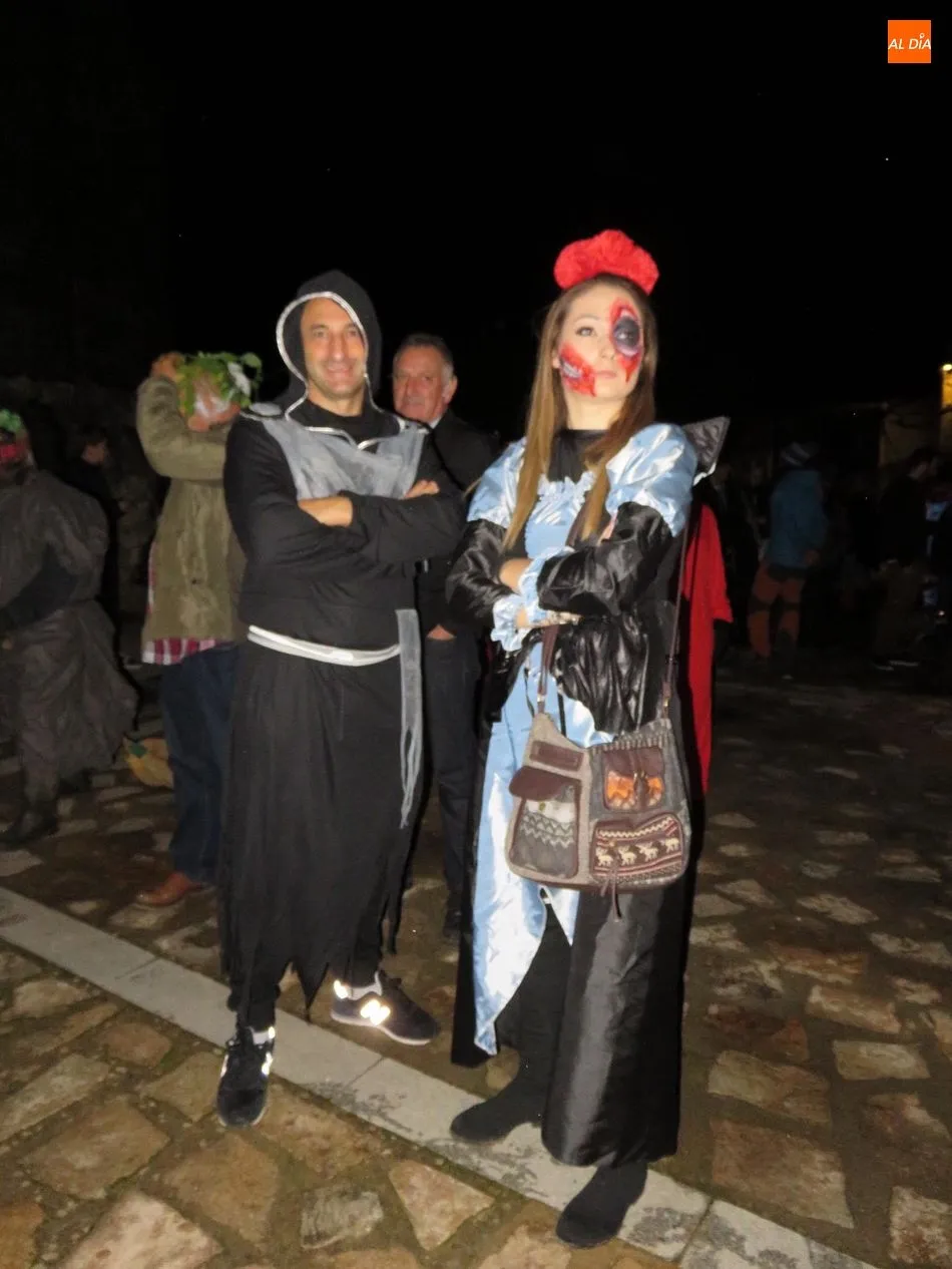 Foto 9 - Villanueva del Conde vuelve a vivir una divertida noche de Halloween