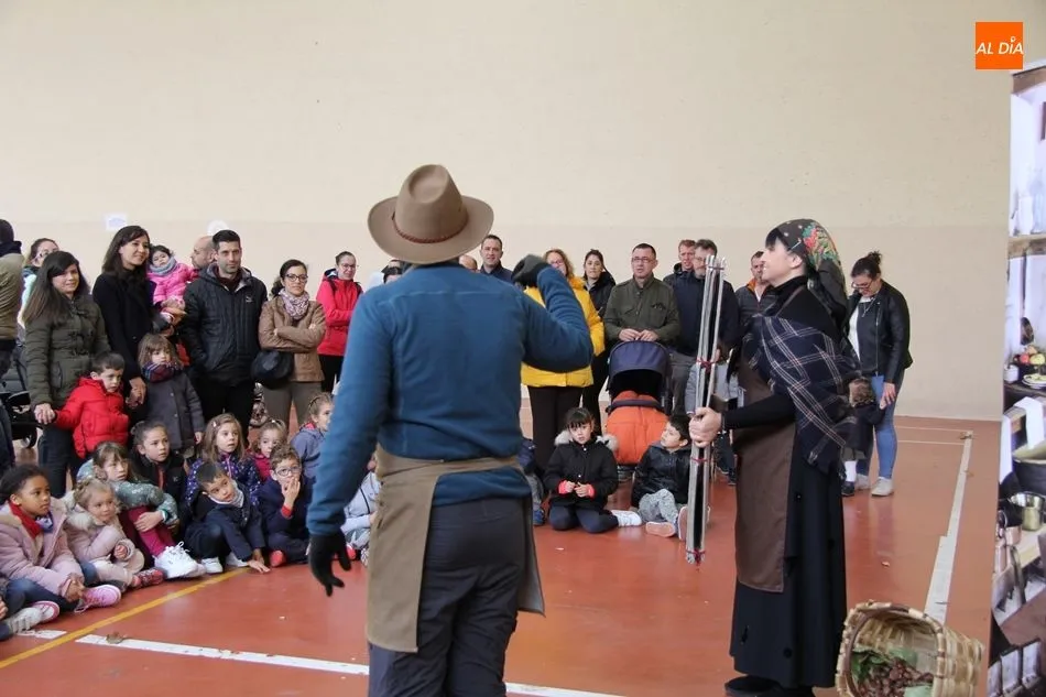 El Pabellón del Parque de Castellanos de Moriscos acogió La Fiesta de la Castaña