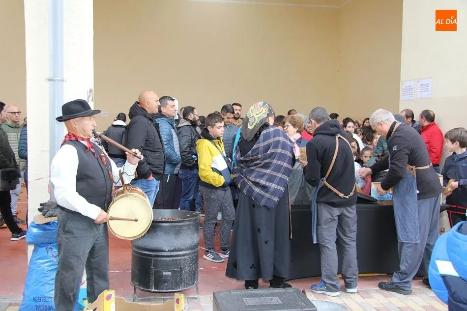 Foto 3 - Castellanos de Moriscos celebra una alegre casta&ntilde;ada para festejar el oto&ntilde;o