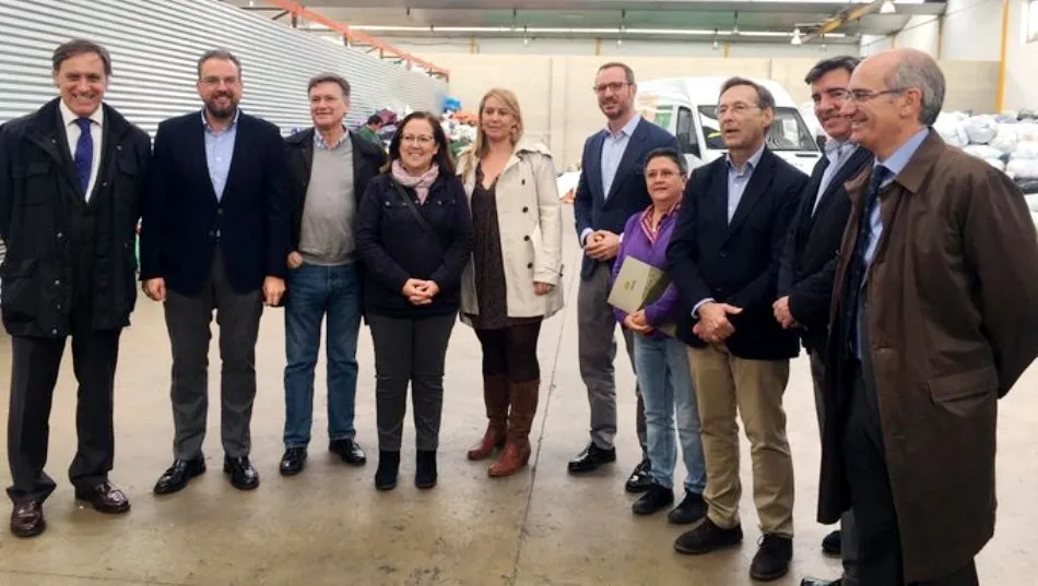 Visita de Maroto y los candidatos del PP en Salamanca a la cooperativa PorSiete