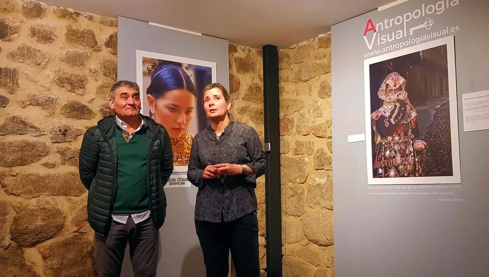 Exposición de Rosa Gómez Miradas con Alma