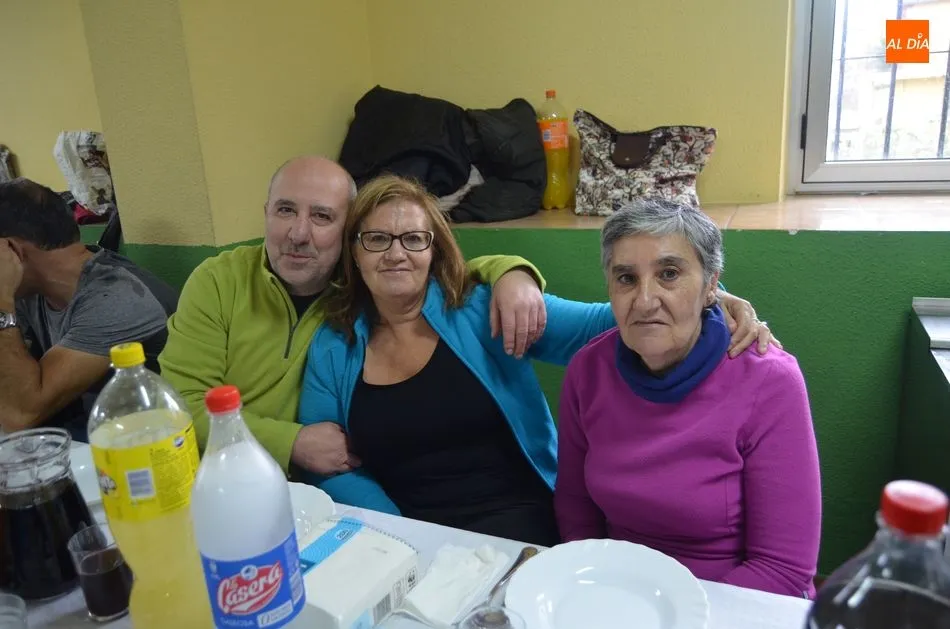 Foto 10 - Los vecinos de Valdesangil celebran su fiesta de la Matanza T&iacute;pica