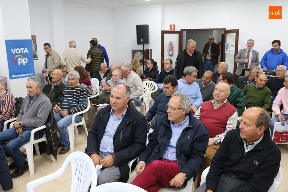 Foto 8 - El PP pide el voto en Vitigudino para&nbsp;las Generales para evitar a S&aacute;nchez y una nueva crisis  