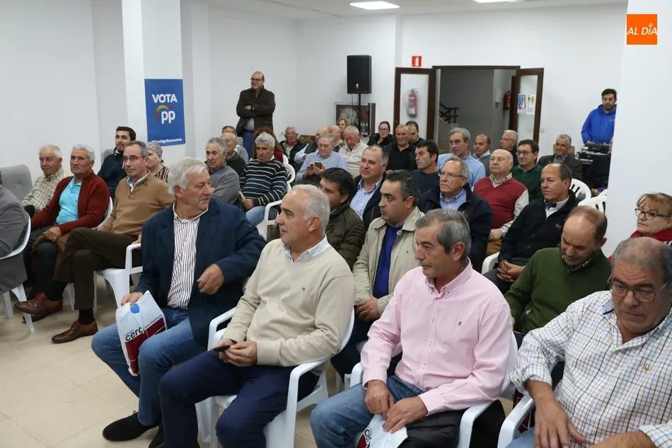 Foto 4 - El PP pide el voto en Vitigudino para&nbsp;las Generales para evitar a S&aacute;nchez y una nueva crisis  