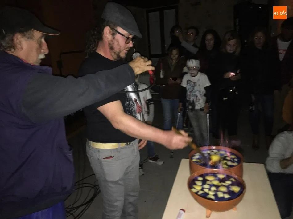 Foto 7 - Linares de Riofr&iacute;o festeja por todo lo alto la llegada del oto&ntilde;o