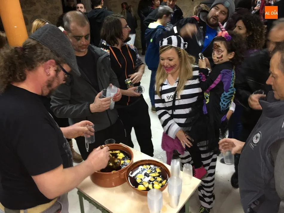 Foto 6 - Linares de Riofr&iacute;o festeja por todo lo alto la llegada del oto&ntilde;o