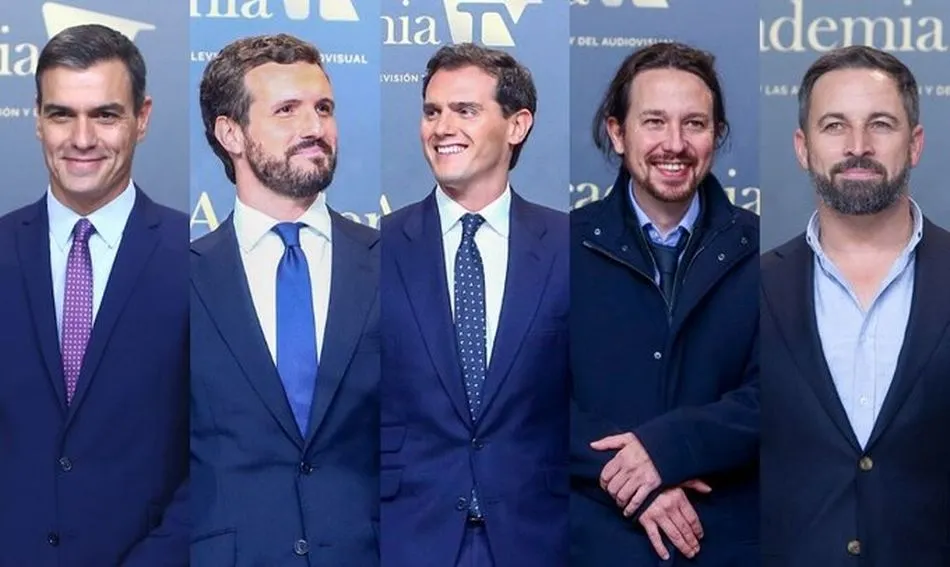 El taxi de Iglesias y el traje sin corbata de Abascal marcan la llegada de candidatos al debate