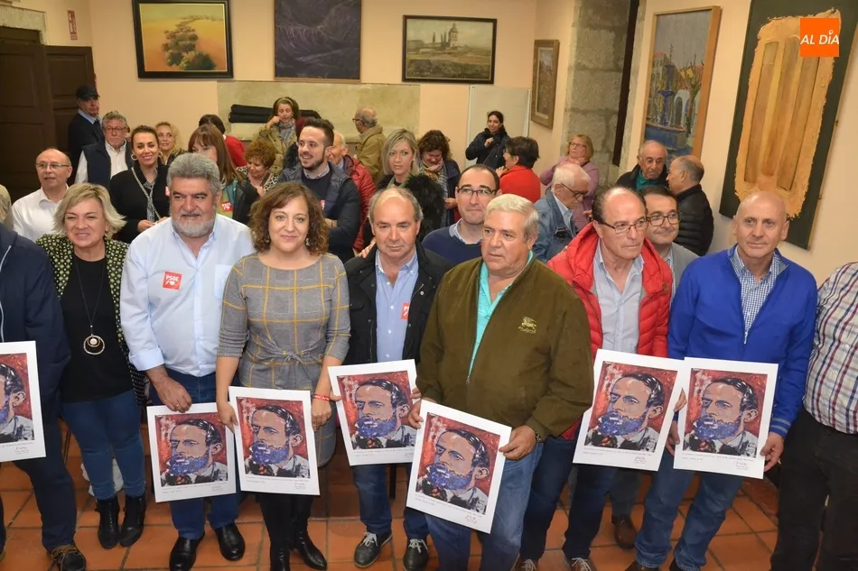 Foto 5 - Alcaldes actuales y antiguos del PSOE reciben un homenaje por su trayectoria  