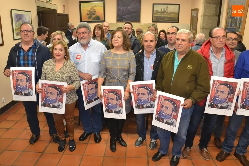 Foto 4 - Alcaldes actuales y antiguos del PSOE reciben un homenaje por su trayectoria  