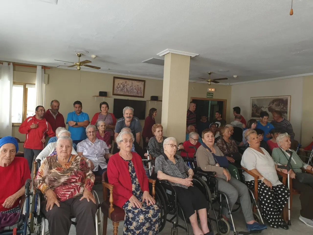 Visita a la residencia de Arapiles por parte de los alumnos del Centro Ocupacional Reina Sofía