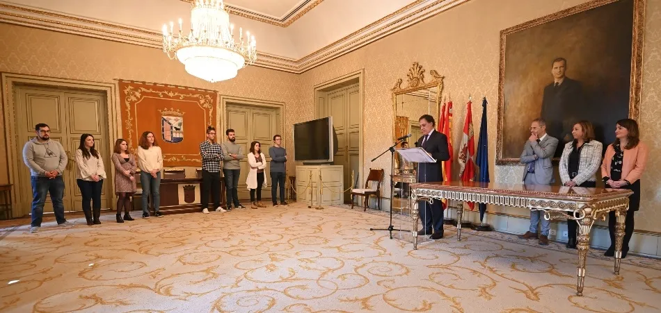 Foto 6 - El rector se&ntilde;ala que el Ayuntamiento de Salamanca es el &ldquo;m&aacute;s competente&rdquo; en el apoyo al...
