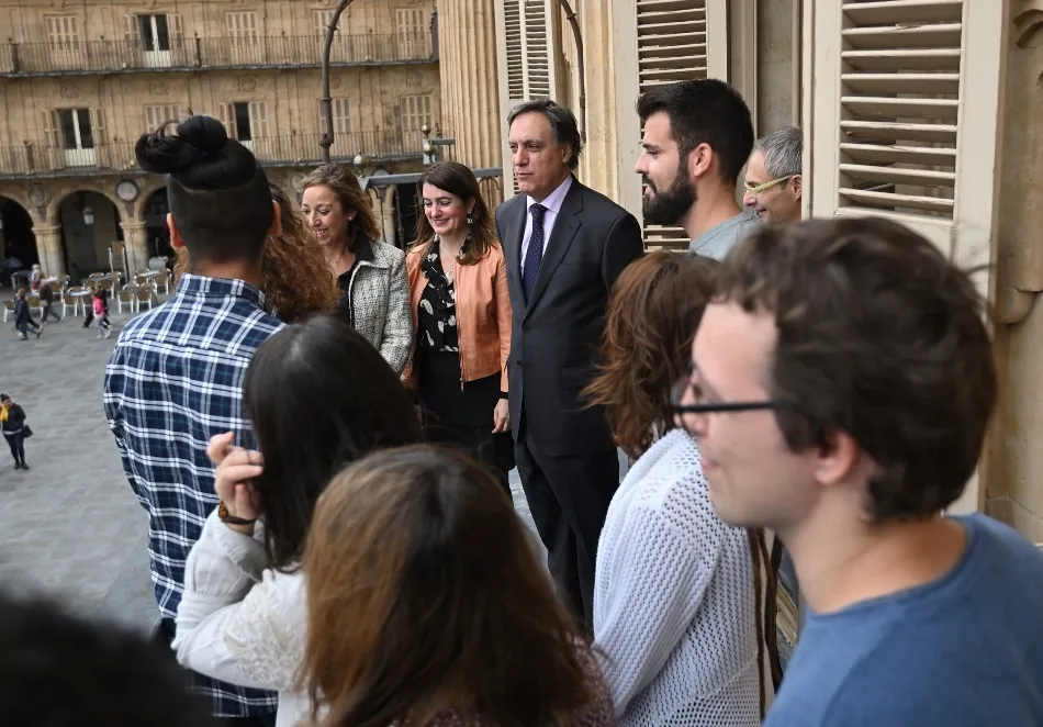 Foto 5 - El rector se&ntilde;ala que el Ayuntamiento de Salamanca es el &ldquo;m&aacute;s competente&rdquo; en el apoyo al...