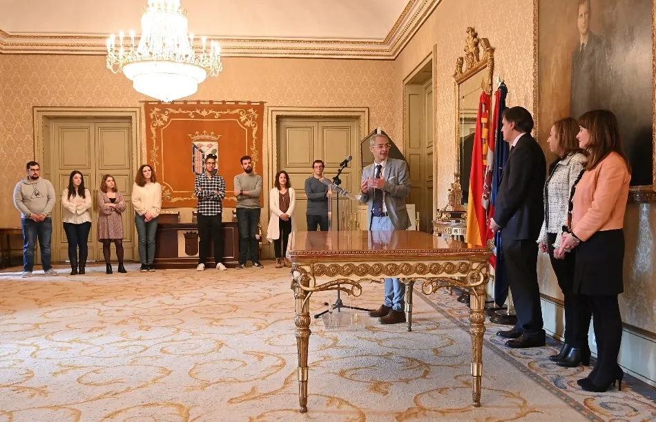 Foto 2 - El rector se&ntilde;ala que el Ayuntamiento de Salamanca es el &ldquo;m&aacute;s competente&rdquo; en el apoyo al...