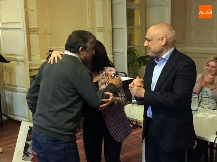 Foto 4 - Rafael Simancas hace pi&ntilde;a con el PSOE de la comarca de Pe&ntilde;aranda para homenajear a sus alcaldes...