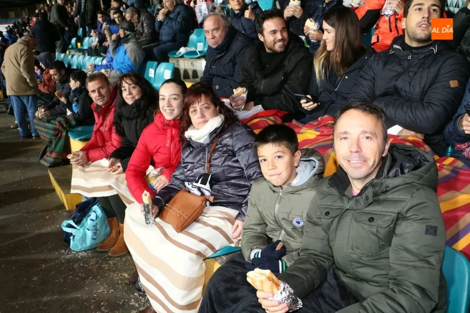 Foto 9 - La afici&oacute;n del Salamanca UDS no cambia el Helm&aacute;ntico por la Champions