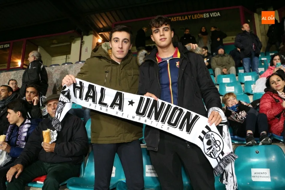 Foto 8 - La afici&oacute;n del Salamanca UDS no cambia el Helm&aacute;ntico por la Champions