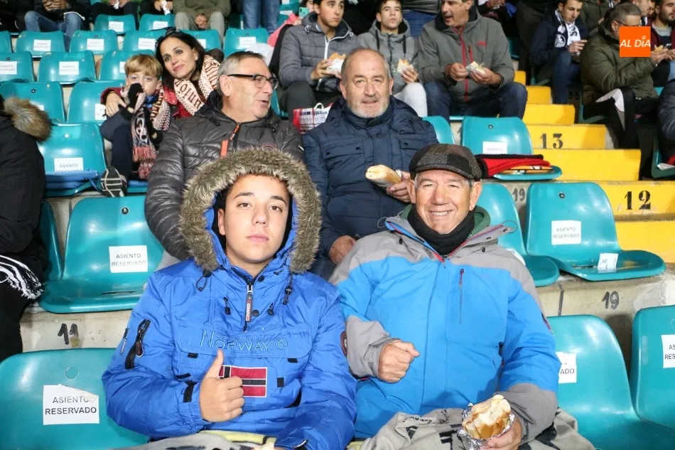 Foto 7 - La afici&oacute;n del Salamanca UDS no cambia el Helm&aacute;ntico por la Champions