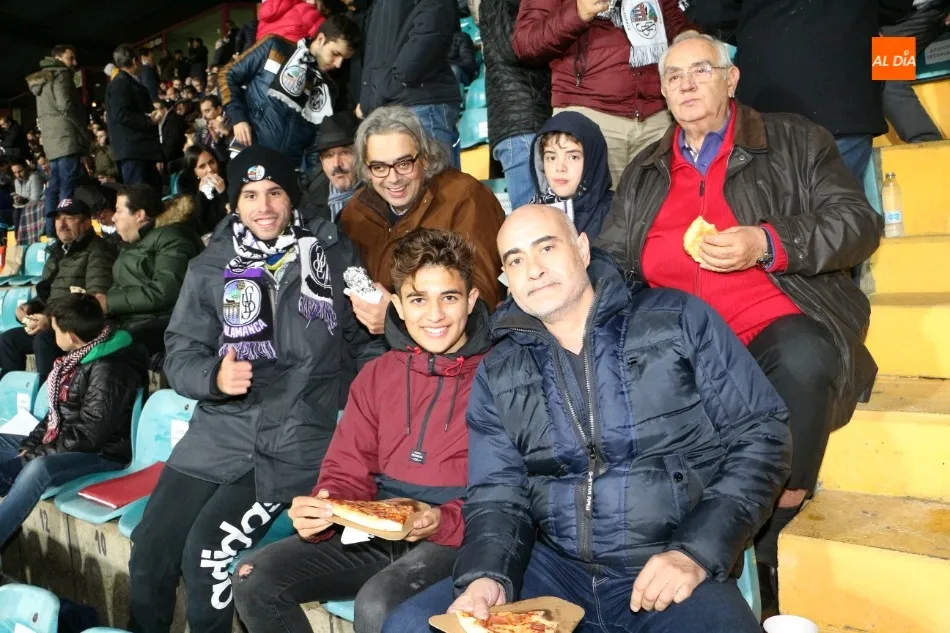Foto 4 - La afici&oacute;n del Salamanca UDS no cambia el Helm&aacute;ntico por la Champions
