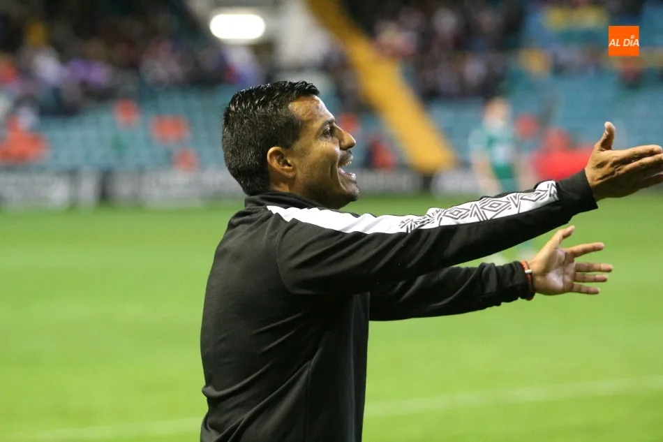 Rafa Dueñas da instrucciones / Kiko Robles