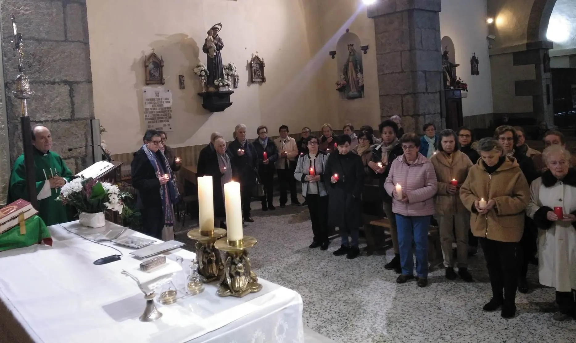Foto 5 - Manos Unidas se une desde la Iglesia de San Andr&eacute;s a las &lsquo;24 horas&rsquo; de la entidad  