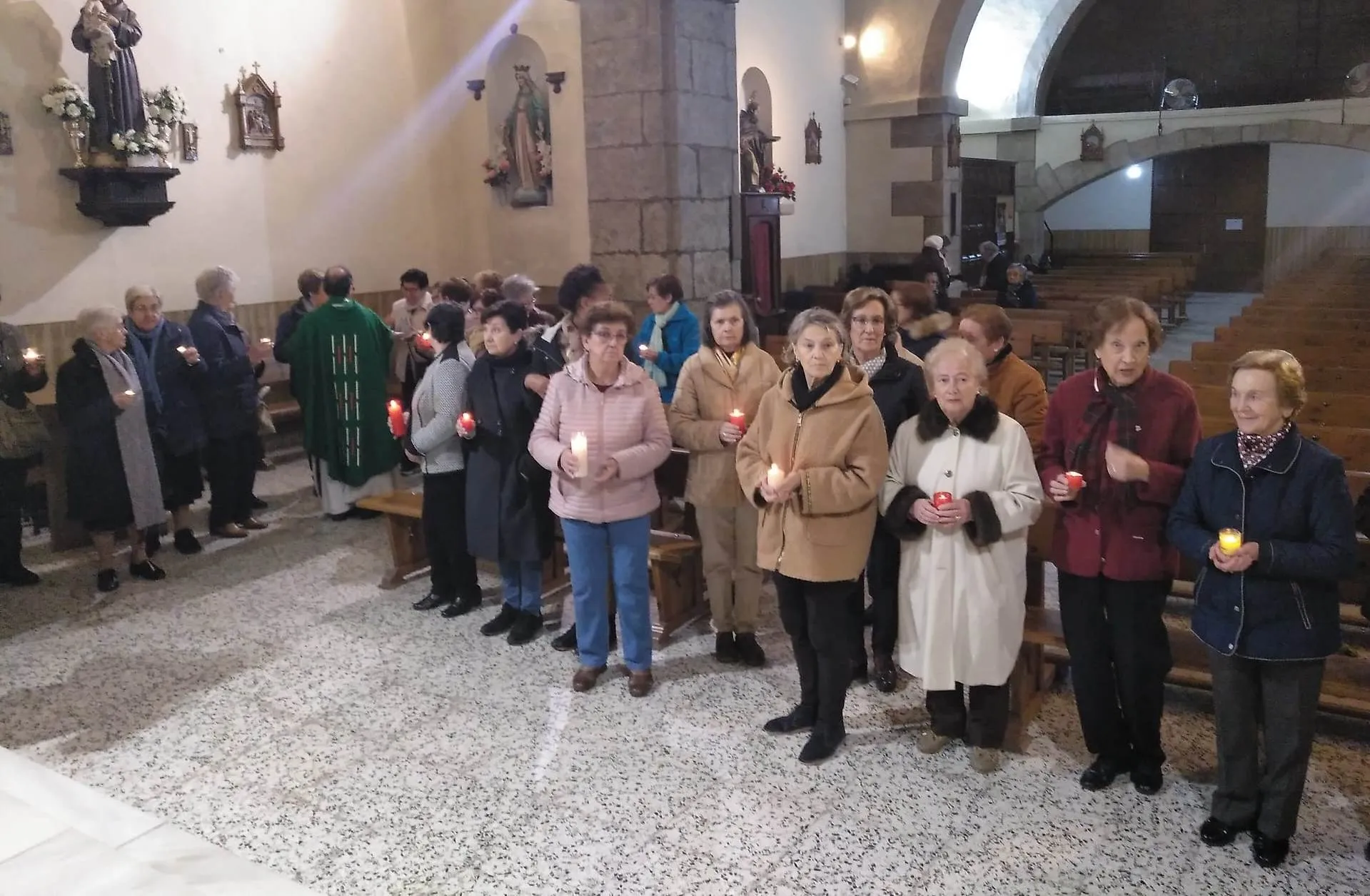 Foto 2 - Manos Unidas se une desde la Iglesia de San Andr&eacute;s a las &lsquo;24 horas&rsquo; de la entidad  