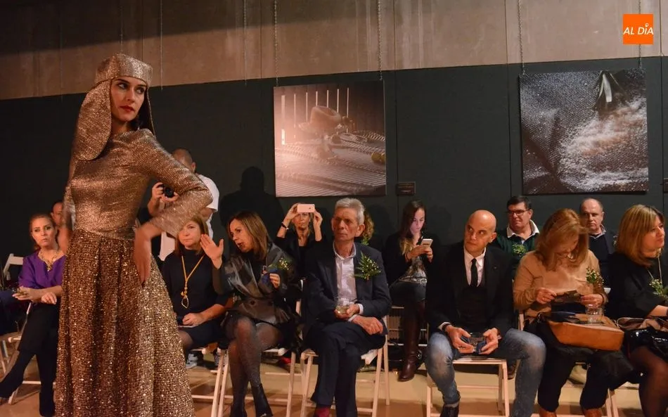 Desfile de moda con los diseños aportados por Fely Campo. Foto: Lydia González