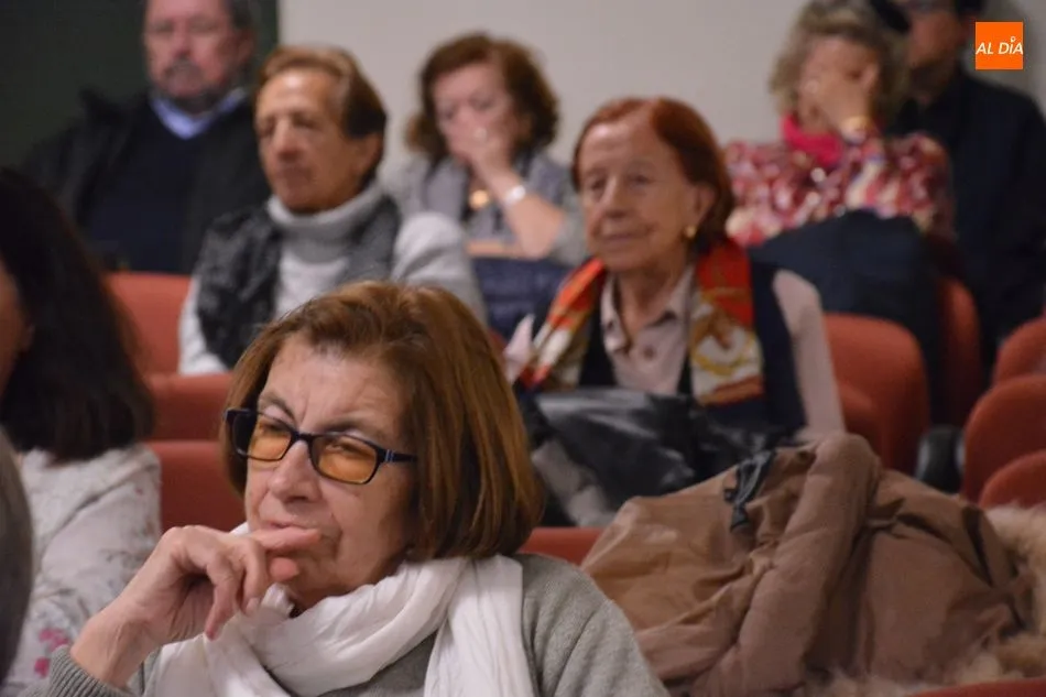 Foto 10 - El poeta &Aacute;ngel Garc&iacute;a L&oacute;pez repasa su extensa obra en la Sala de la Palabra
