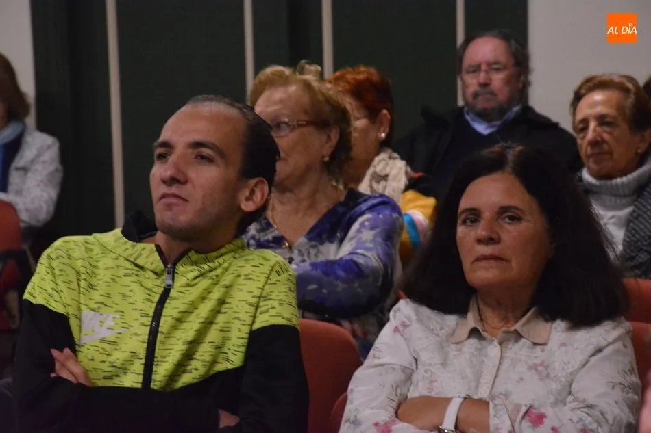 Foto 8 - El poeta &Aacute;ngel Garc&iacute;a L&oacute;pez repasa su extensa obra en la Sala de la Palabra