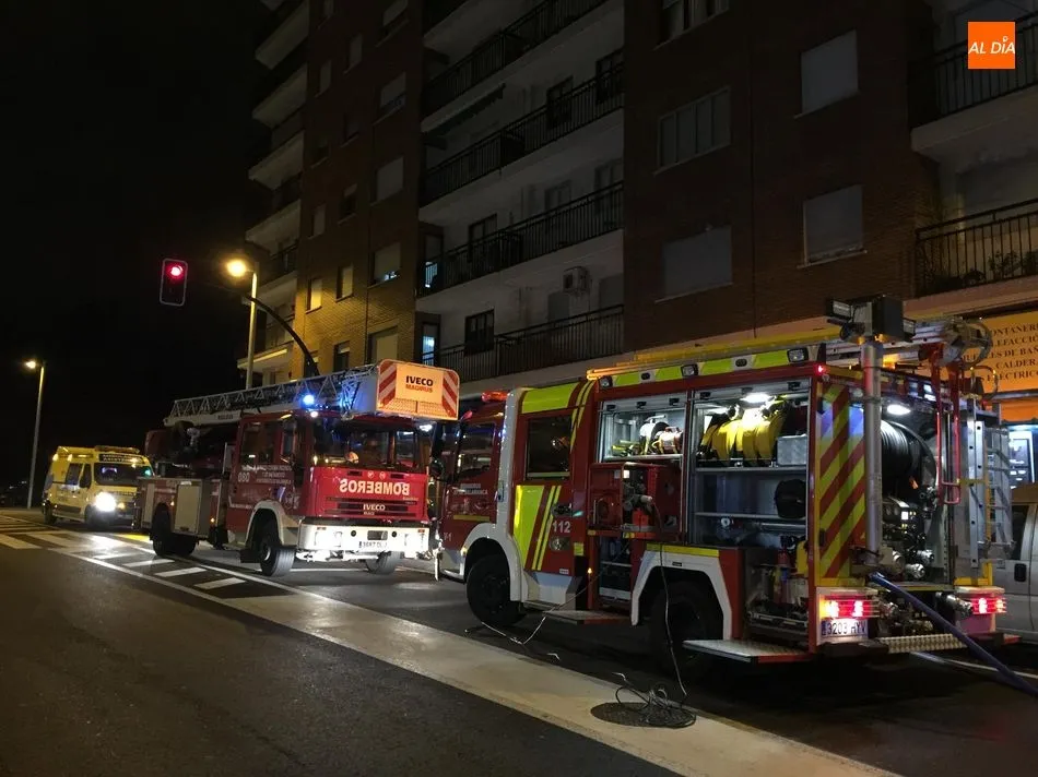 Foto 8 - Alarma en la avenida de Portugal por un incendio en una vivienda
