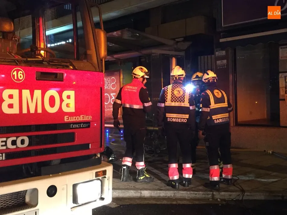 Foto 6 - Alarma en la avenida de Portugal por un incendio en una vivienda