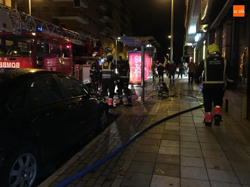 Foto 5 - Alarma en la avenida de Portugal por un incendio en una vivienda