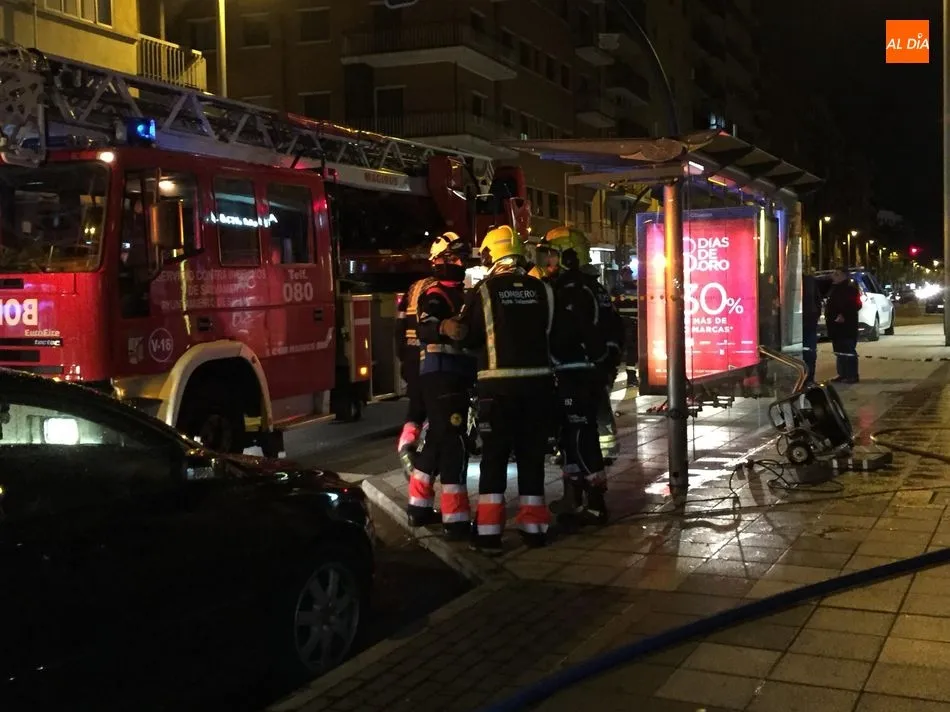 Foto 4 - Alarma en la avenida de Portugal por un incendio en una vivienda