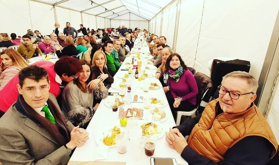 Representantes del Ayuntamiento han acompañado a los trabajadores en la comida