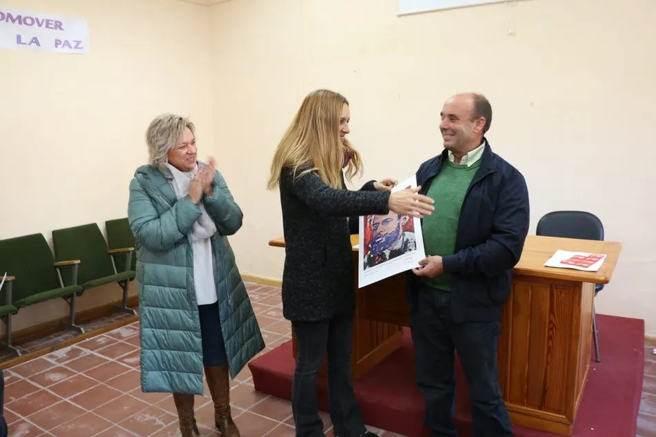 Foto 10 - El PSOE rinde un peque&ntilde;o homenaje en Lumbrales a los alcaldes de la comarca de Vitigudino con m&aacute;s ...