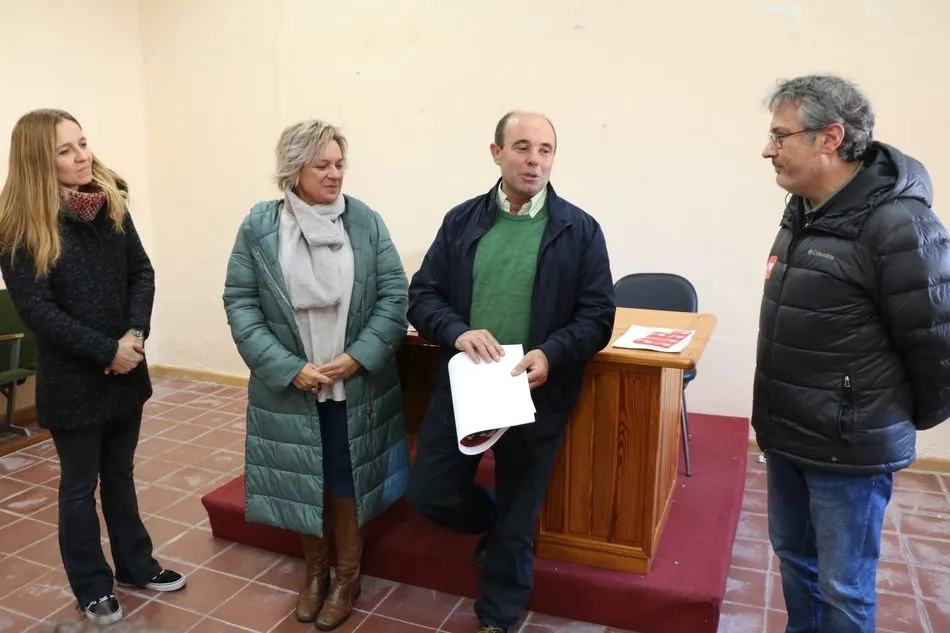 Foto 8 - El PSOE rinde un peque&ntilde;o homenaje en Lumbrales a los alcaldes de la comarca de Vitigudino con m&aacute;s ...