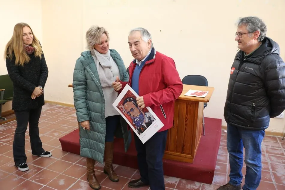 Foto 5 - El PSOE rinde un peque&ntilde;o homenaje en Lumbrales a los alcaldes de la comarca de Vitigudino con m&aacute;s ...