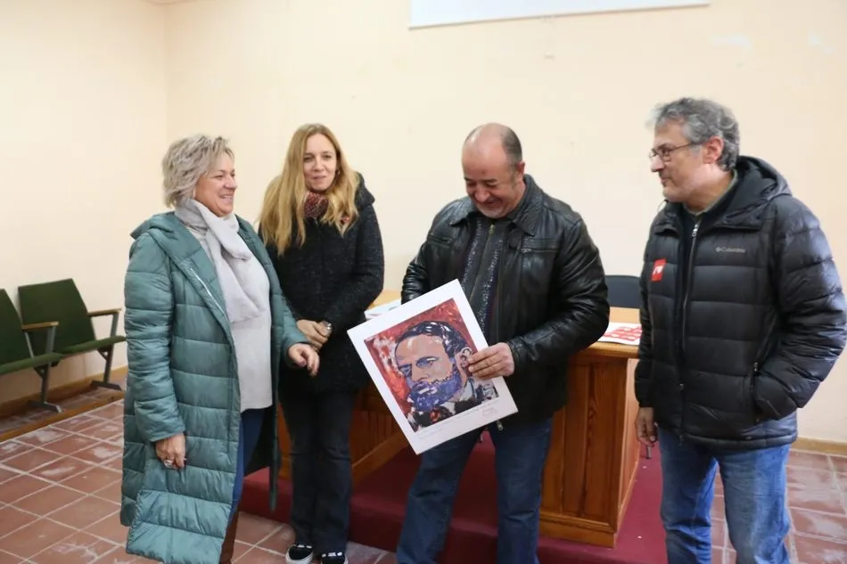 Foto 3 - El PSOE rinde un peque&ntilde;o homenaje en Lumbrales a los alcaldes de la comarca de Vitigudino con m&aacute;s ...